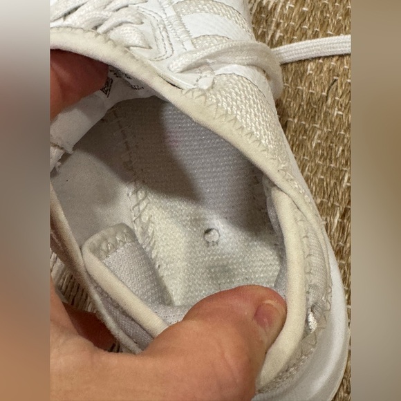 Adidas Swift Run Sneakers slip on white lace up Running Shoes workout - Picture 4 of 10